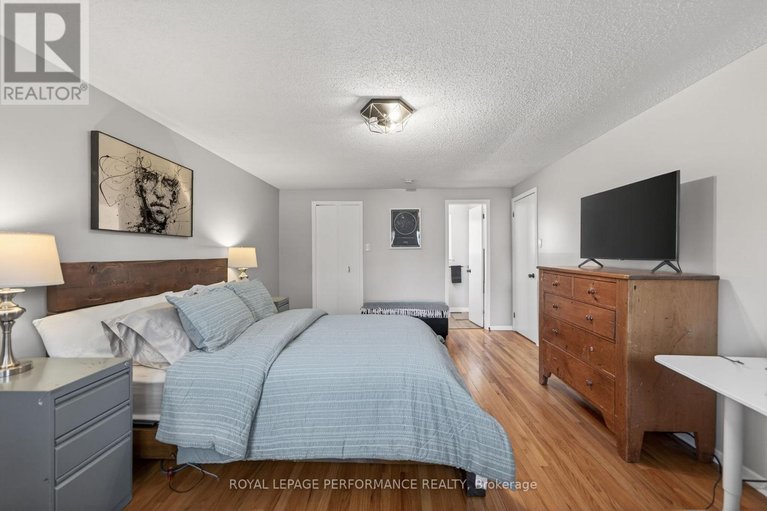 29668804/31-northpark-drive/blackburn-hamlet/ottawa/ontario/K1B3R7_26