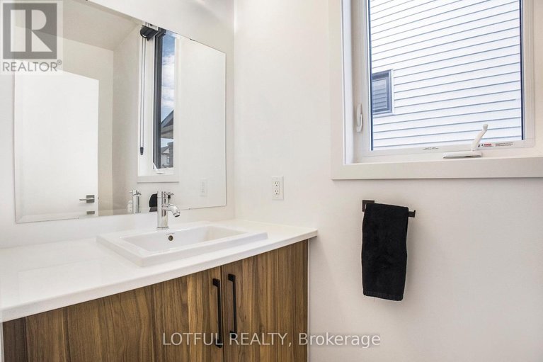 29475387/522-ascender-avenue/mer-bleuebradley-estatesanderson-park/ottawa/ontario/K1W0R6_16