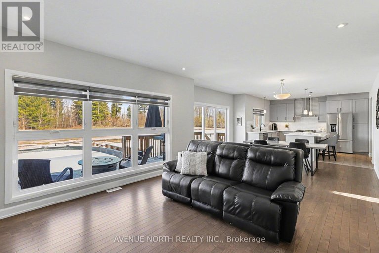 29584861/668-geneva-crescent/embrun/russell/ontario/K0A1W0_7