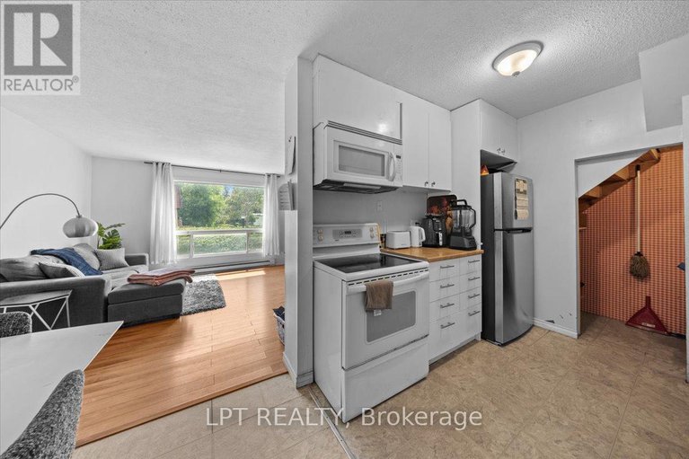28625670/f-9f-banner-road/sheahan-estatestrend-village/ottawa/ontario/K2H8T3_19