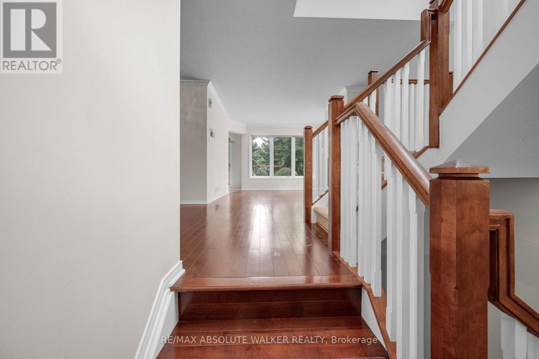 28707835/124-forestcrest-street/chapel-hill/ottawa/ontario/K1C7R3_4