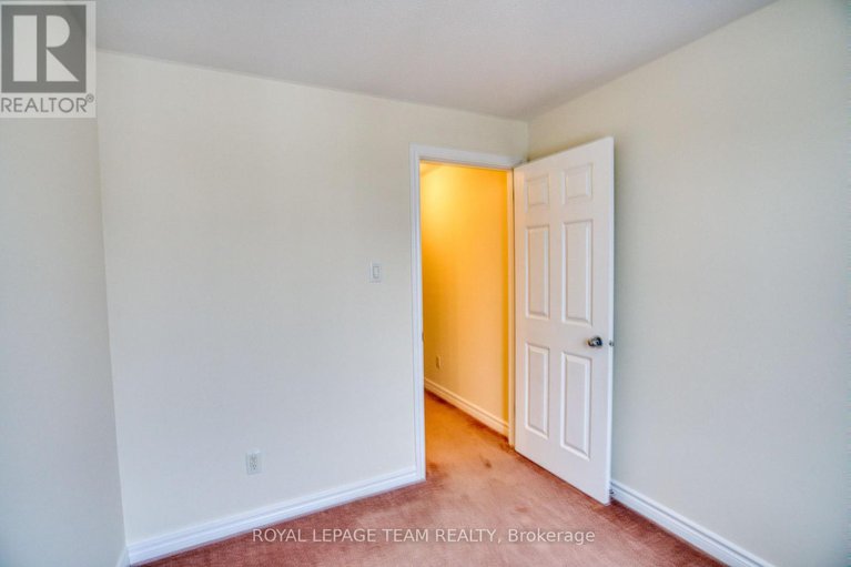 29240132/7-176-paseo-private/centrepointe/ottawa/ontario/K2G4N7_18