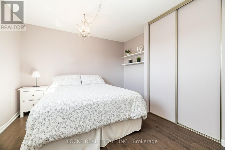 28873478/1668-sansonnet-street/mer-bleuebradley-estatesanderson-park/ottawa/ontario/K1C5Y6_34