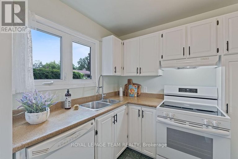 29581119/123-abbeyhill-drive/glencairnhazeldean/ottawa/ontario/K2L1H4_15