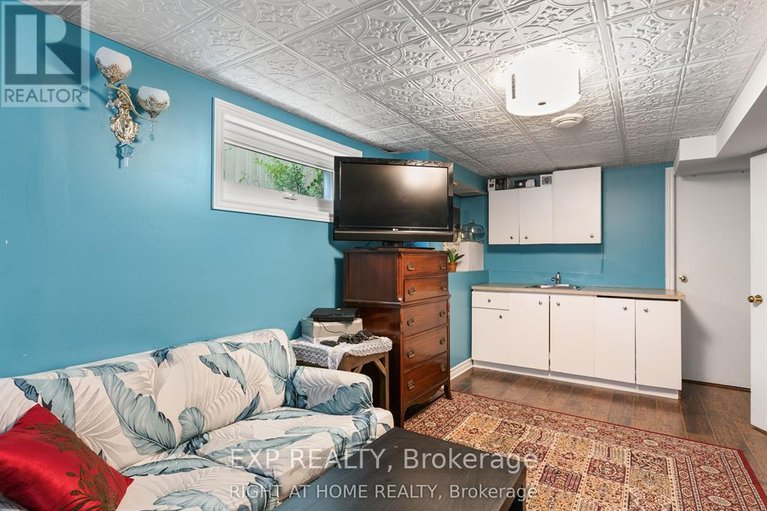 29506603/3142-dumaurier-avenue-e/fairfield-heights/ottawa/ontario/K2B8R1_13