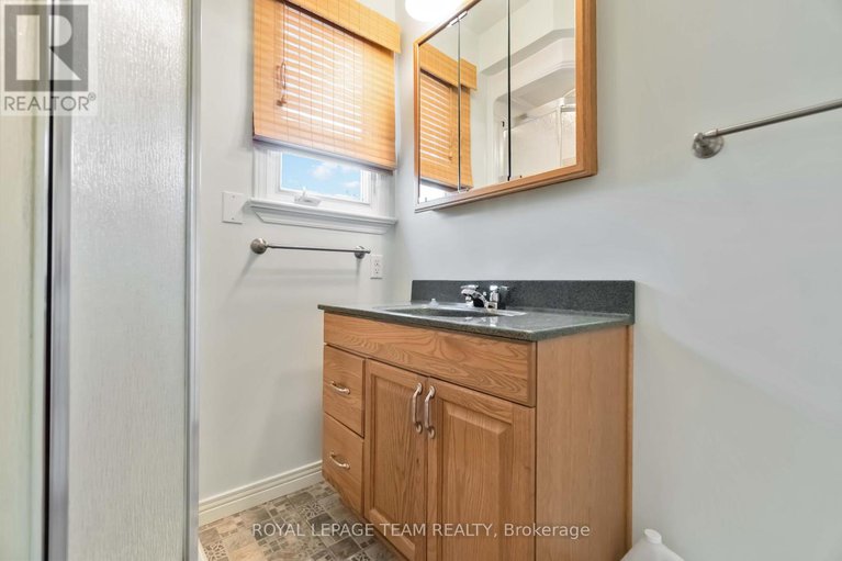 28614426/207-curry-street/kemptville/north-grenville/ontario/K0G1J0_12