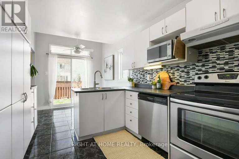 29634429/223-longshire-circle/longfields/ottawa/ontario/K2J4K8_14