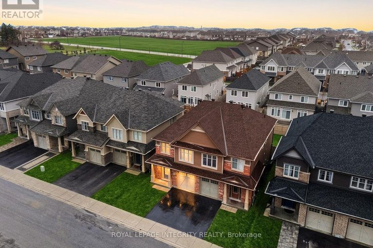 29642319/821-indica-street/stittsville-north/ottawa/ontario/K2S2J8_2