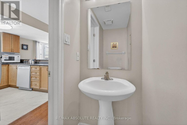 29681192/117-tall-pines-private/leslie-park/ottawa/ontario/K2H1H1_33