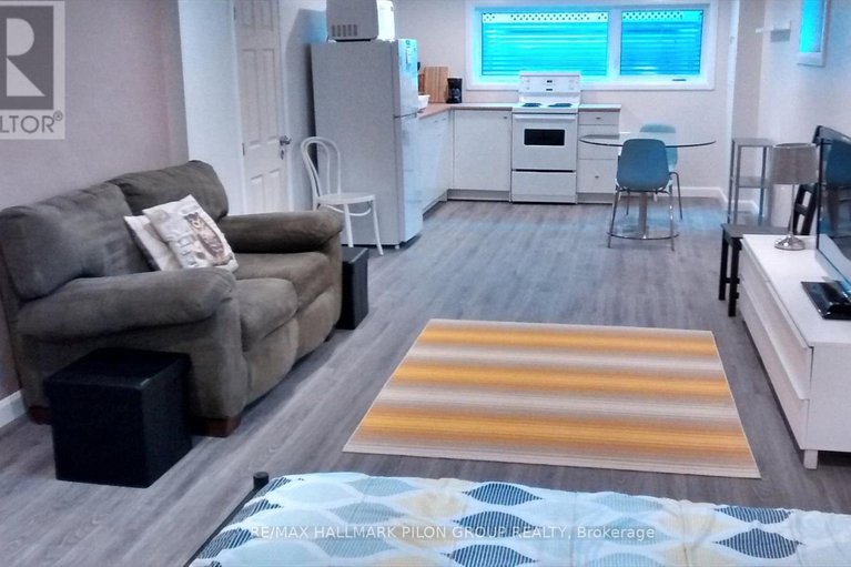 29388102/2089-bangor-street/elmvale-acresurbandale/ottawa/ontario/K1G2X6_15