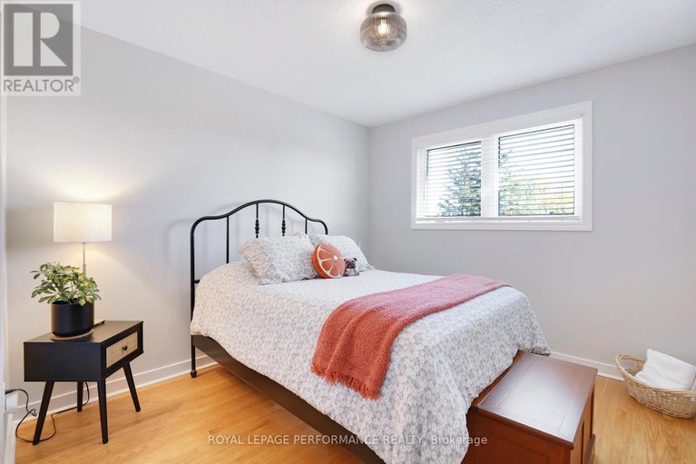 28988319/147-2111-montreal-road/beaconwood/ottawa/ontario/K1J8M8_19