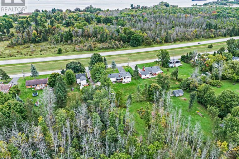 28245608/13065-riverside-drive/south-dundas-williamsburgh-twp/south-dundas/ontario/L3B5N6_16