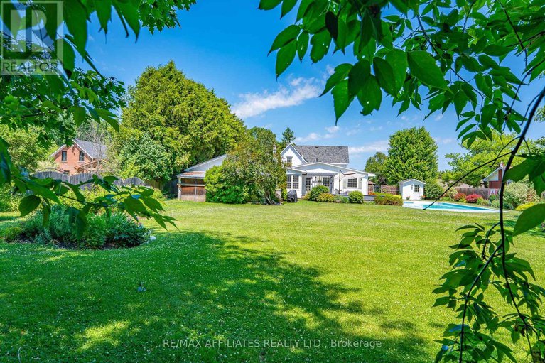 28529671/190-poole-street/mcnabbraeside-twps/mcnabbraeside/ontario/K7S1J2_44