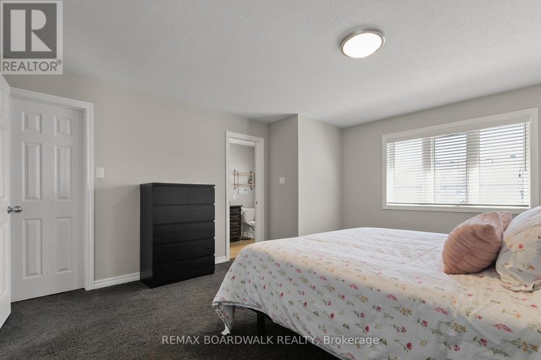 29665086/249-garrity-crescent/strandherd/ottawa/ontario/K2J3T6_14