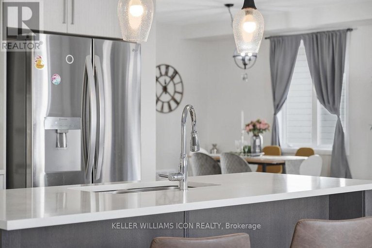 29472876/808-cappamore-drive/half-moon-bay/ottawa/ontario/K2J6V6_21