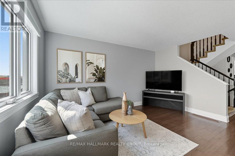 28911459/2354-marble-crescent/town-of-rockland/clarence-rockland/ontario/K4K0H1_12