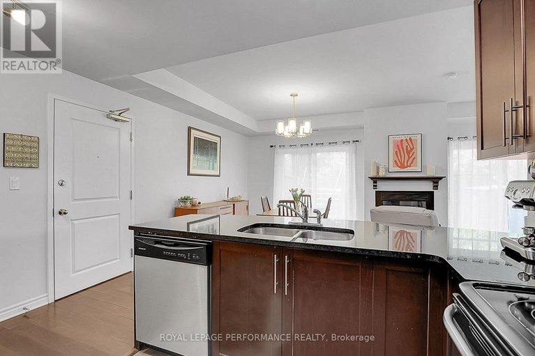 28816939/2-40-prestige-circle/chatelaine-village/ottawa/ontario/K4A0W9_14