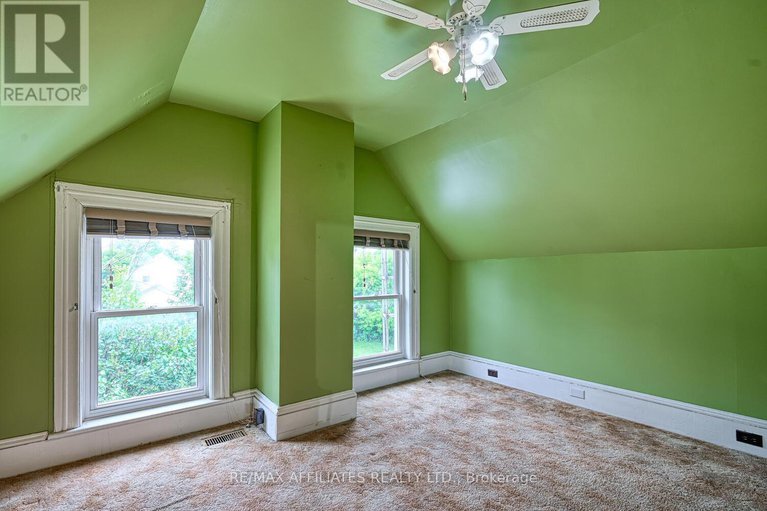 28498244/11-merrick-street/smiths-falls/smiths-falls/ontario/K7A4R2_32