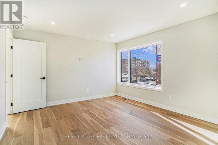 29380889/583-codds-road-n/cfb-rockcliffe-and-area/ottawa/ontario/K1K2G6_25