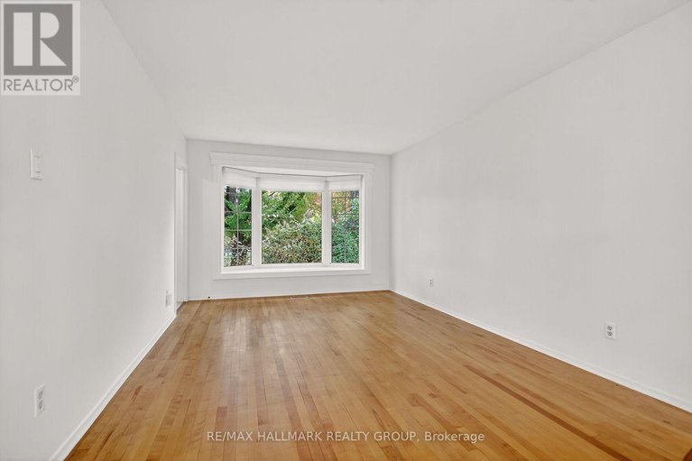 29033403/2042-tilson-street/elmvale-acres/ottawa/ontario/K1G2M7_6