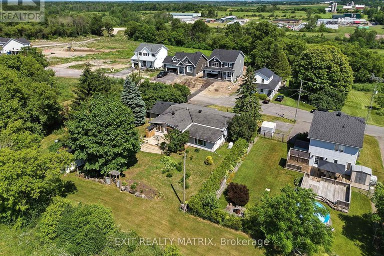 28525668/26-farmers-avenue/vankleek-hill/champlain/ontario/K0B1R0_5