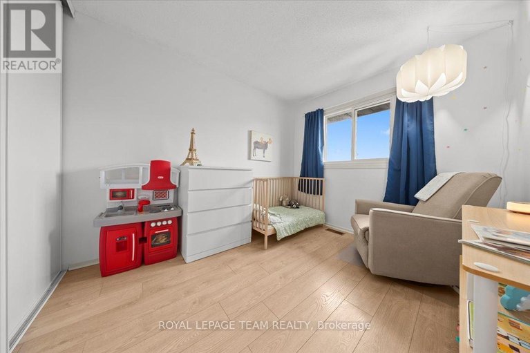 29615583/40-3230-uplands-drive/hunt-club/ottawa/ontario/K1V0C6_18