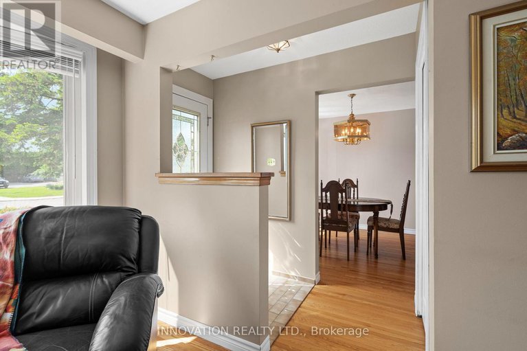 28409524/40-hadley-circle/bells-corners/ottawa/ontario/K2H6N9_4