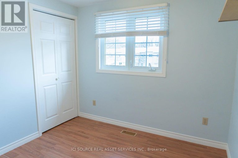 29282736/768-vinette-crescent/chatelaine-village/ottawa/ontario/K1E1W9_49