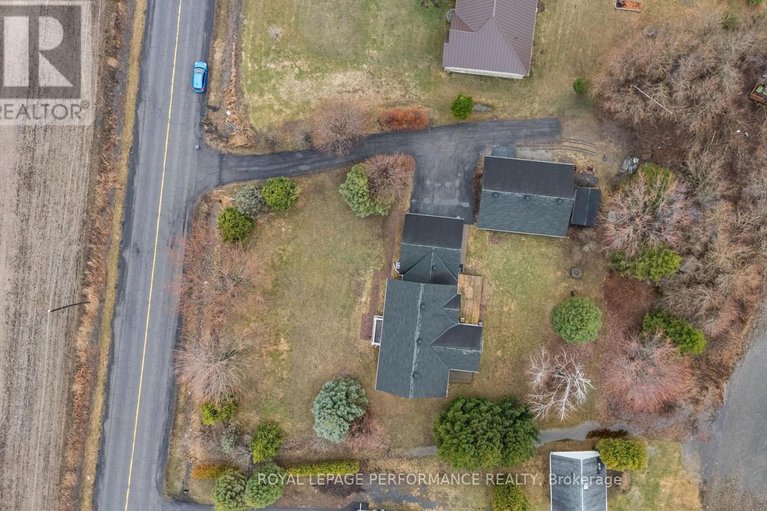 29615977/1007-st-pierre-road/embrun/russell/ontario/K0A1W0_6