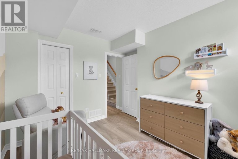 29582357/1344-guthrie-street/leslie-park/ottawa/ontario/K2H1G8_35