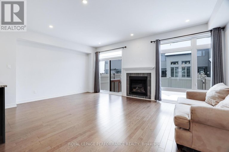 29228458/669-cordelette-circle-e/mer-bleuebradley-estatesanderson-park/ottawa/ontario/K1W0P2_11