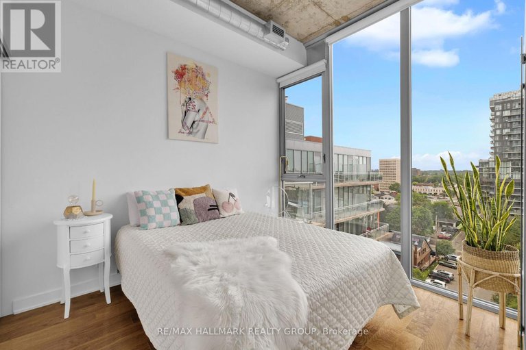 28532550/933-340-mcleod-street/ottawa-centre/ottawa/ontario/K2P1A4_17