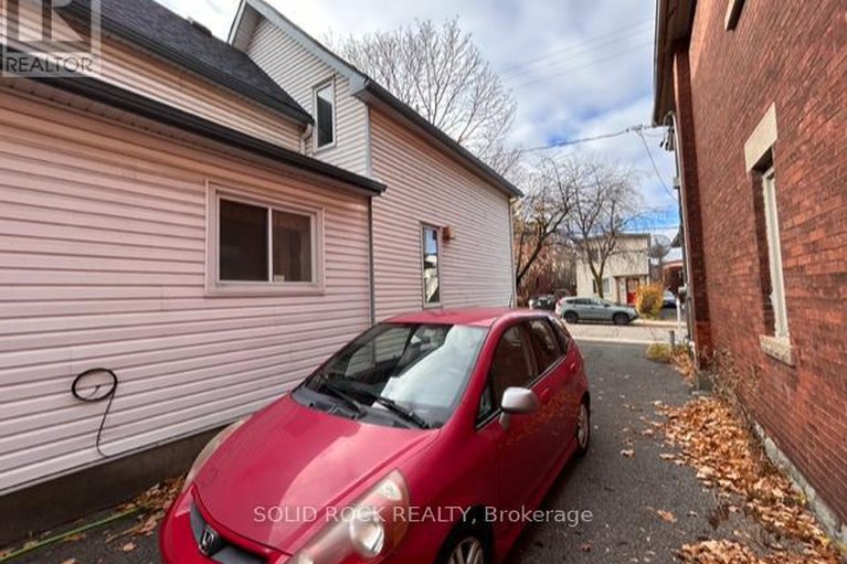 28310185/11-melrose-avenue/hintonburg/ottawa/ontario/K1Y1T8_15