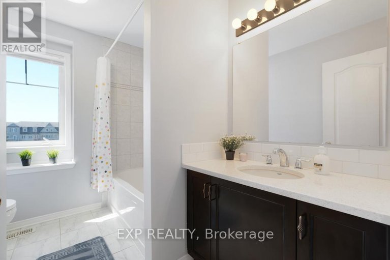 29636685/d-3705-riverbreeze-street/half-moon-bay/ottawa/ontario/K2J0S1_28