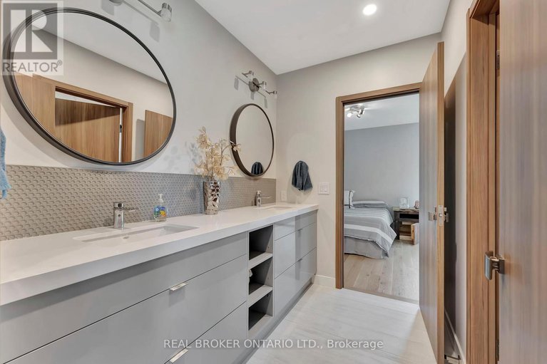 28733536/49-lotta-avenue/meadowlandsst-claire-gardens/ottawa/ontario/K2G2B4_30