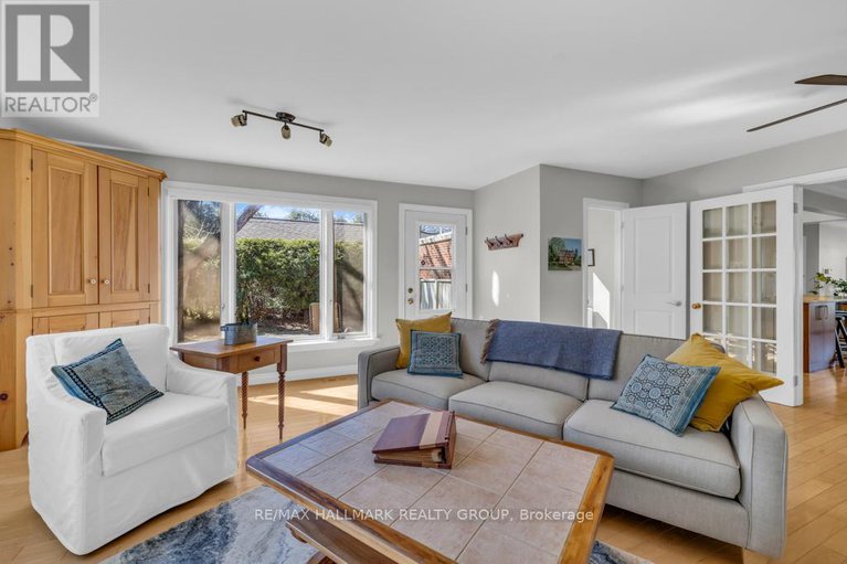 29420428/655-mansfield-avenue/laurentianview/ottawa/ontario/K2A2T5_14