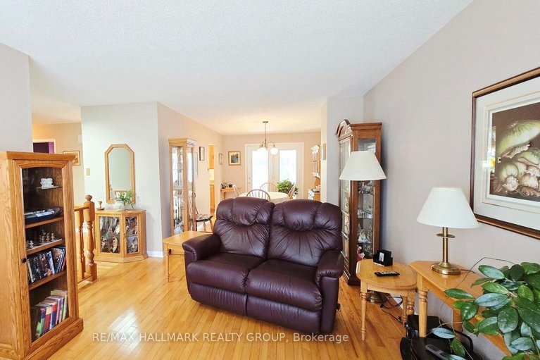 29675642/119-archie-street/constance-bay/ottawa/ontario/K0A3M0_6