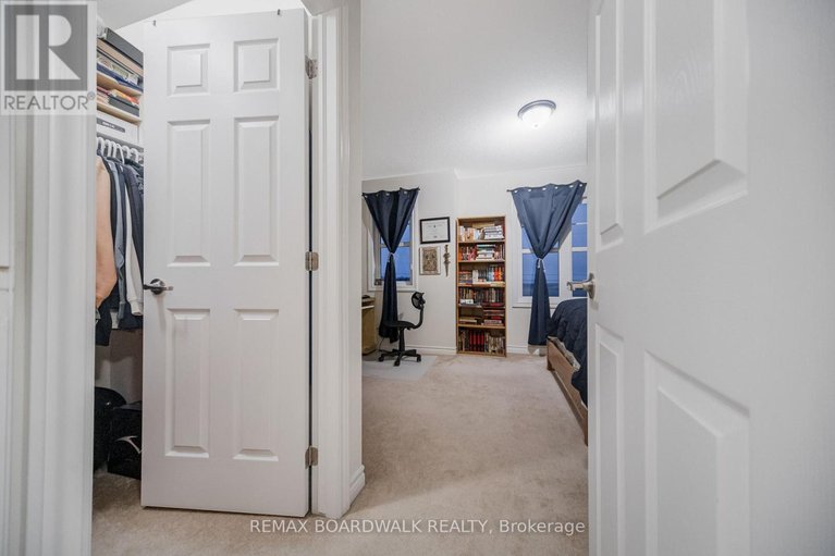 29599853/161-flowing-creek-circle/emerald-meadowstrailwest/ottawa/ontario/K2M0K2_22