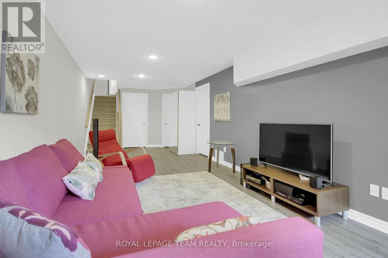 28564570/239-waymark-crescent/bridlewood/ottawa/ontario/K2M0A6_39