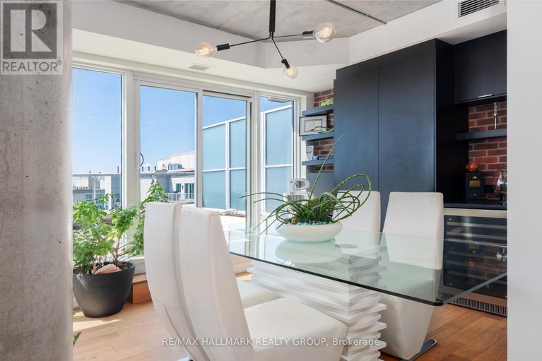 29041672/2701-195-besserer-street/sandy-hill/ottawa/ontario/K1N0B6_18