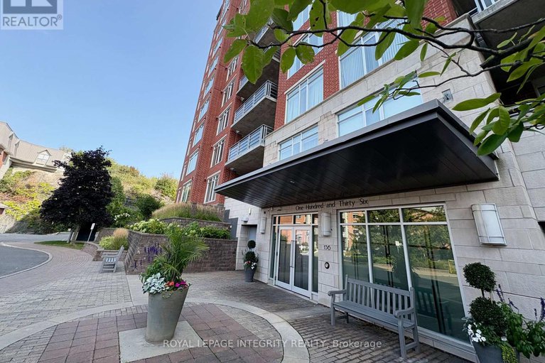 28847380/704-136-darlington-private/hunt-clubwestern-community/ottawa/ontario/K1V0X6_3