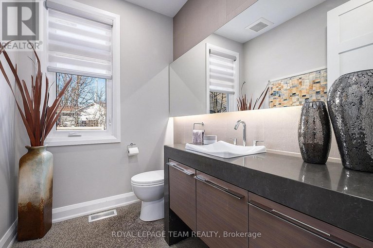 28242959/1670-ortona-avenue/carleton-heights/ottawa/ontario/K2C1W7_22