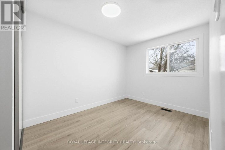 29285913/6-7868-jeanne-darc-boulevard-n/convent-glen-north/ottawa/ontario/K1C2E9_24