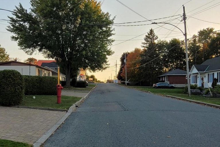 28932365/975-queen-street/lorignal/champlain/ontario/K0B1K0_27