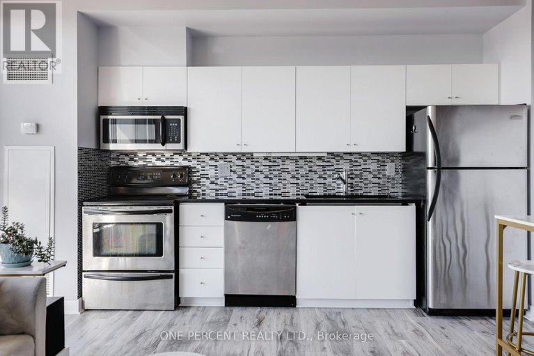 28529124/904-180-york-street/lower-townbyward-market/ottawa/ontario/K1N1J6_19