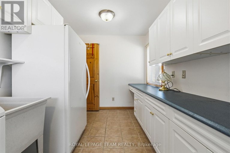 29672745/12106-lakeshore-drive/south-dundas-williamsburgh-twp/south-dundas/ontario/K0C1X0_21