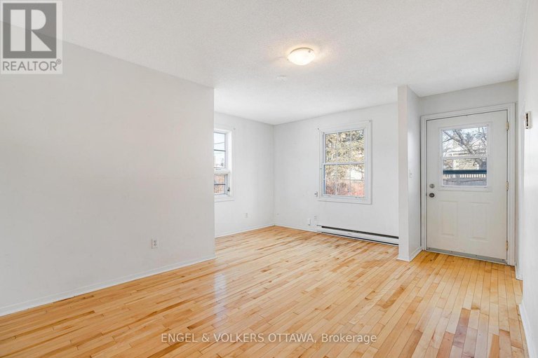 28243621/467-edgeworth-avenue/woodroffe/ottawa/ontario/K2B5L2_14