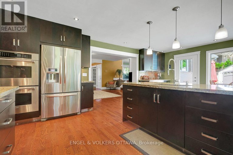 28808789/3-mohawk-crescent/bruce-farmgraham-parkqualicumbellands/ottawa/ontario/K2H7G7_16