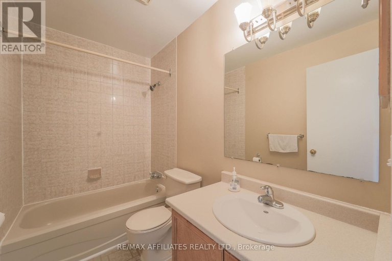 28589609/65-47-mcdermot-court/katimavik/ottawa/ontario/K2L3V5_25