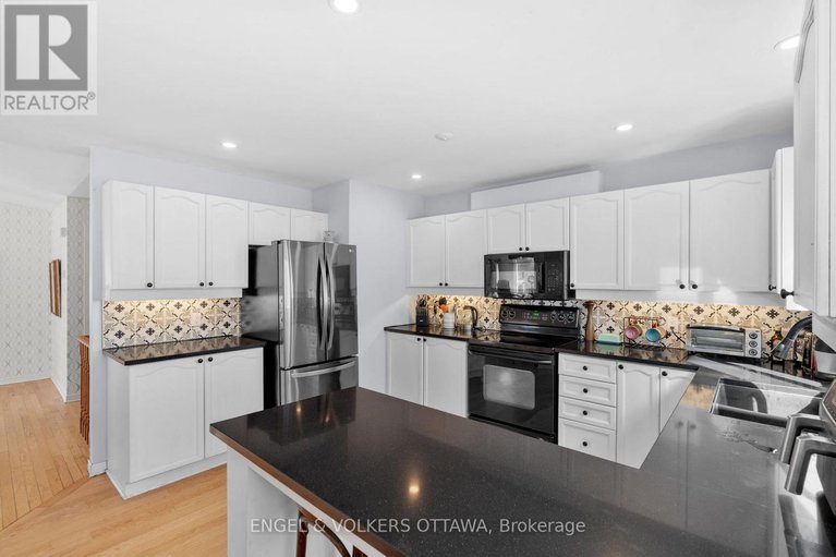 28745493/128-grandpark-circle/hunt-club-park/ottawa/ontario/K1G6R5_16